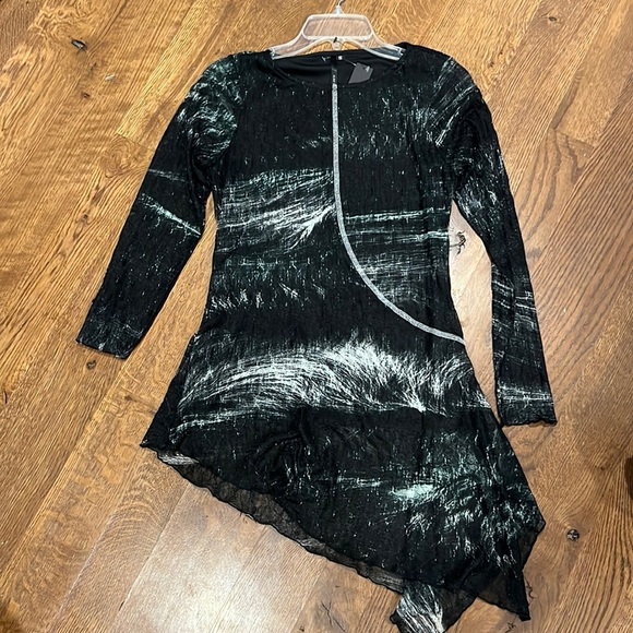 NWT Kay Celine Women’s Black Blouse Size Small - Picture 1 of 4